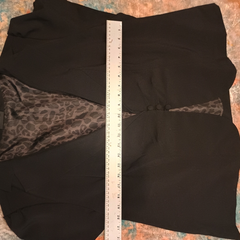 Torrid Black Casual Business Blazer with Cheetah Satin Lining Size 3 Plus - Picture 8 of 9